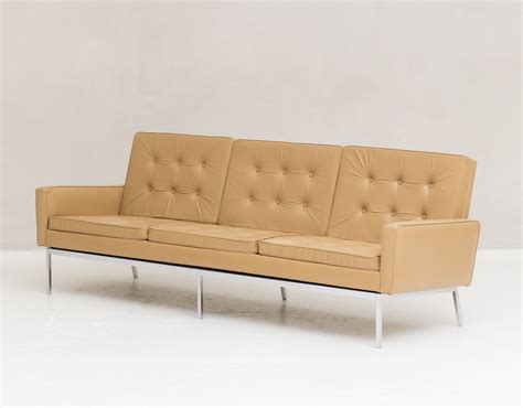 Vintage Florence Knoll Furniture Sofas & American Modern 